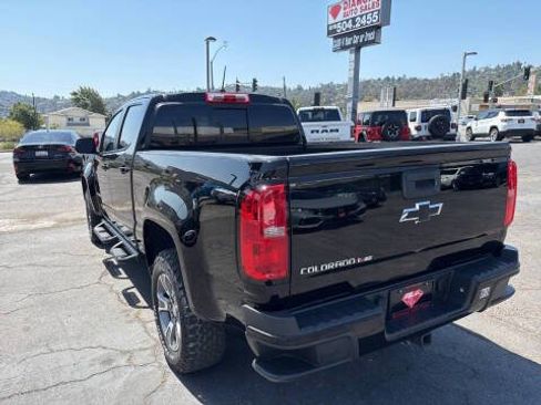 Used 2018 Chevrolet Colorado Z71 w/ LPO, Premium Interior Package AWD/4WD image 7
