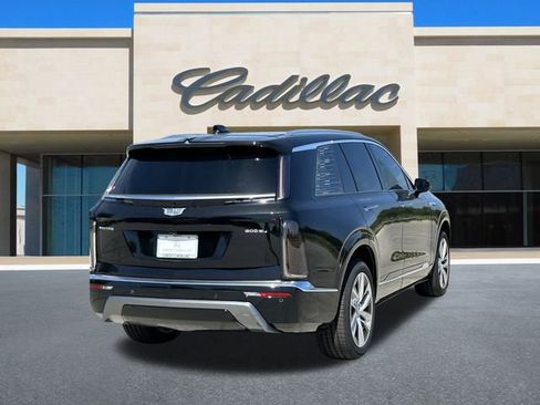 New 2026 Cadillac Vistiq Luxury image 7