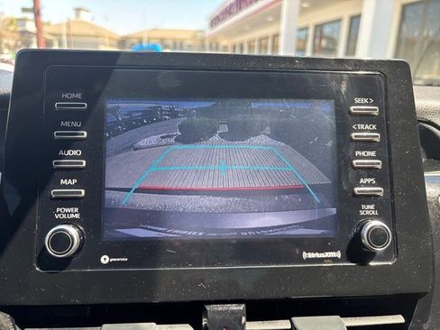 Used 2021 Toyota Camry LE image 28