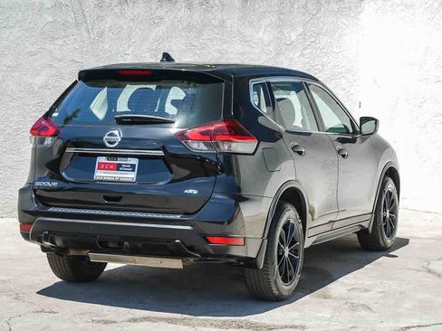 Used 2018 Nissan Rogue S AWD/4WD image 4