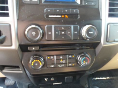 Used 2015 Ford F150 XLT w/ Equipment Group 301A Mid RWD image 22