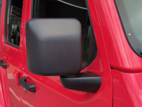 Used 2026 Jeep Wrangler Unlimited Sahara AWD/4WD image 12