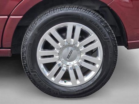 Used 2012 Lincoln Navigator 2WD image 26