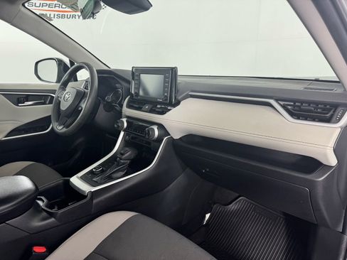 Used 2022 Toyota RAV4 XLE w/ Convenience Package image 38