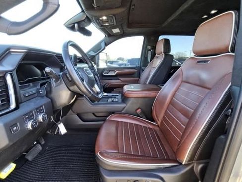 Used 2024 GMC Sierra 2500 Denali Ultimate image 3