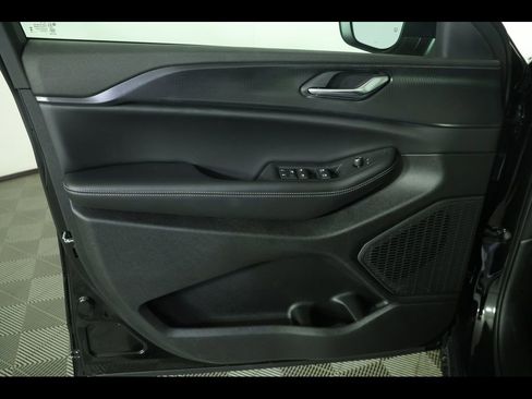 New 2026 Jeep Grand Cherokee L Laredo image 15