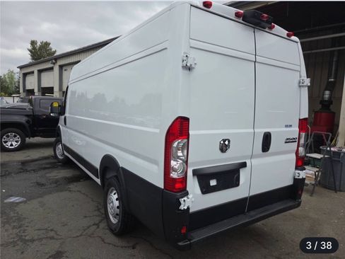 Used 2023 RAM ProMaster 3500 FWD image 4