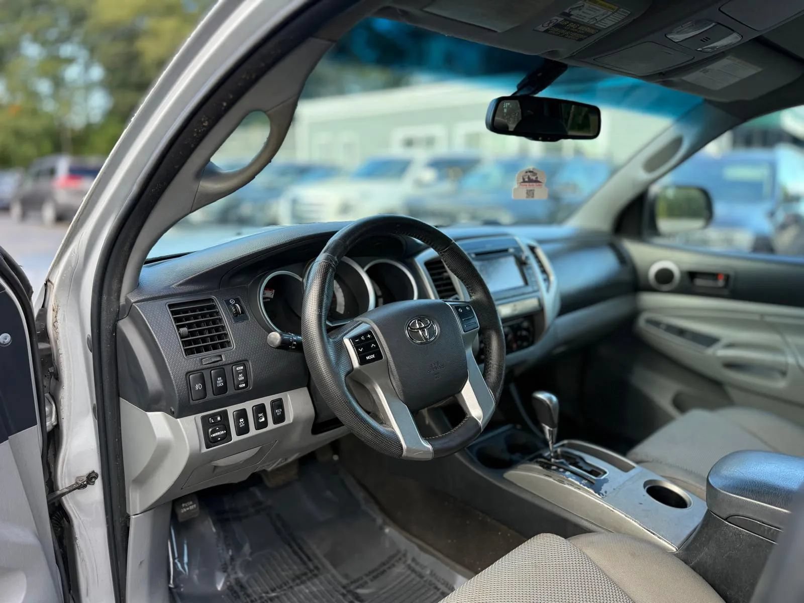 Used 2013 Toyota Tacoma 4x4 Double Cab w/ TRD Off-Road Pkg image 11