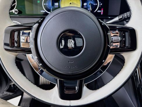 Used 2025 Rolls-Royce Cullinan AWD/4WD image 22