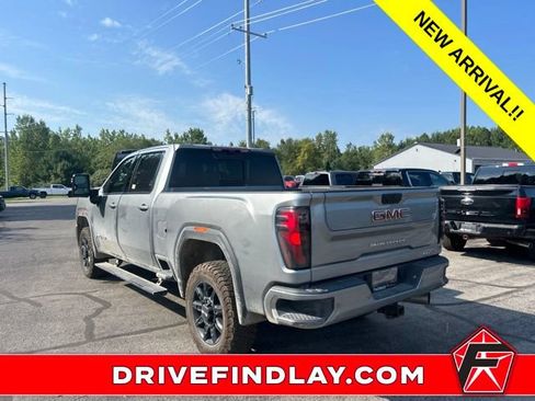 Used 2025 GMC Sierra 2500 AT4 w/ AT4 Premium Plus Package AWD/4WD image 12