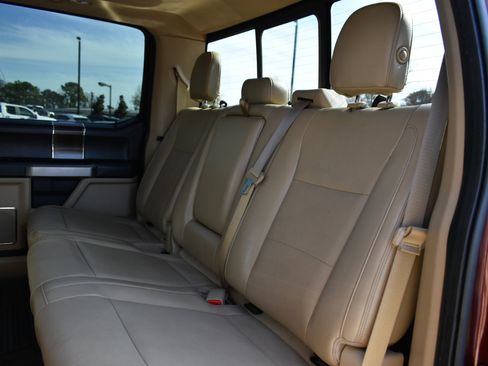 Used 2015 Ford F150 Lariat w/ Equipment Group 502A Luxury image 28