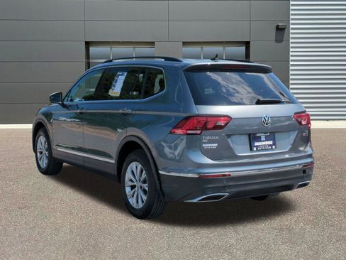 Used 2018 Volkswagen Tiguan SE w/ Panoramic Sunroof Package AWD/4WD image 5
