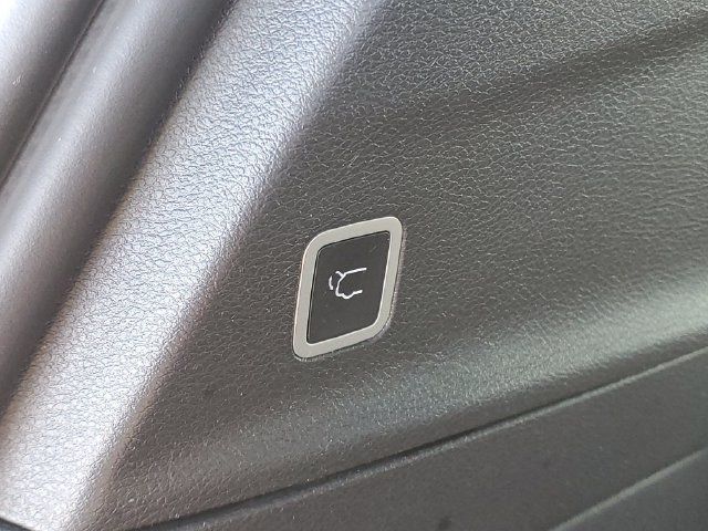 Used 2025 Chrysler Pacifica Select FWD image 8