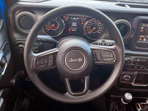 Used 2022 Jeep Wrangler Unlimited Sport AWD/4WD image 16