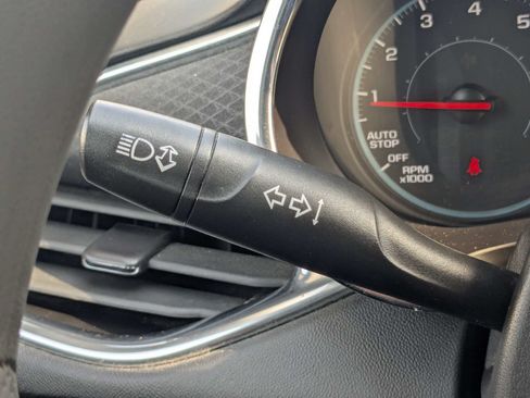Used 2020 Chevrolet Malibu LT FWD image 24