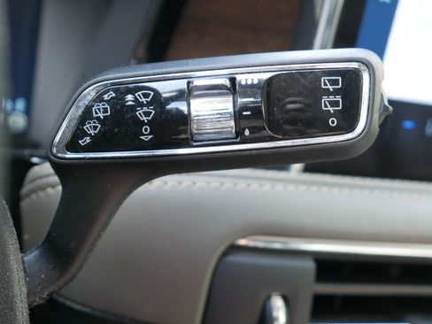 Used 2023 Lincoln Corsair Reserve AWD/4WD image 28