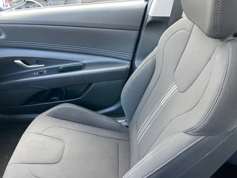 Used 2025 Hyundai Elantra SEL FWD image 21