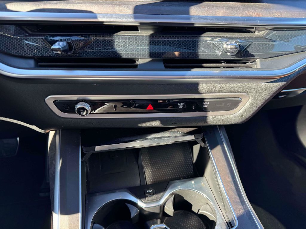 Used 2026 BMW X7 xDrive40i w/ M Sport Package AWD/4WD image 31
