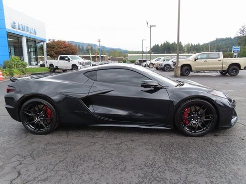 Used 2024 Chevrolet Corvette Z06 image 8