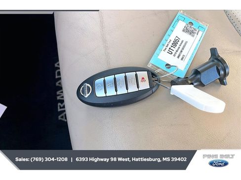 Used 2019 Nissan Armada Platinum w/ Captain's Chairs Package RWD image 9