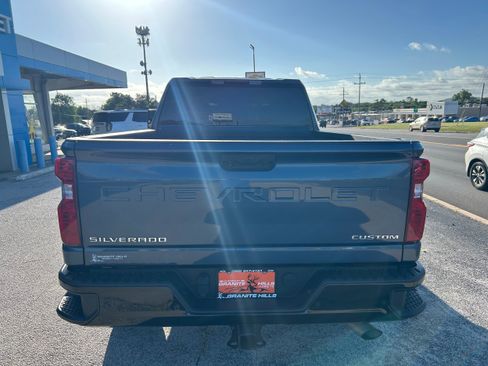 Used 2025 Chevrolet Silverado 2500 Custom w/ Custom Value Package AWD/4WD image 9