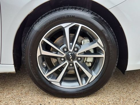 Used 2023 Kia Forte LXS FWD image 2