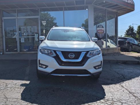 Used 2023 Nissan Rogue SV AWD/4WD image 2