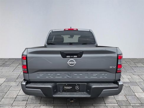 Used 2024 Nissan Frontier SV image 6