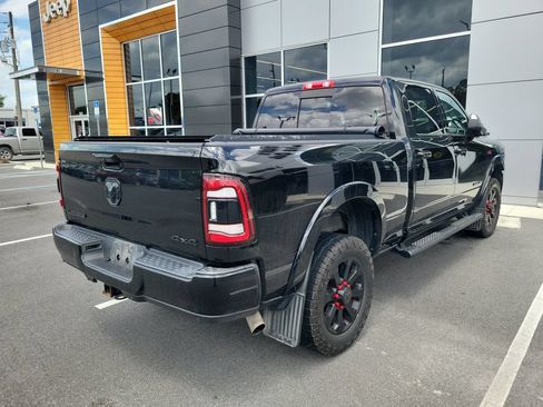 Used 2019 RAM 2500 Laramie w/ Black Appearance Package AWD/4WD image 3