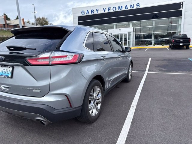 Used 2020 Ford Edge Titanium FWD image 2