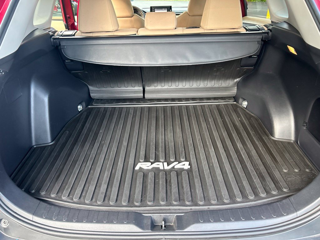 Used 2019 Toyota RAV4 XLE w/ All Weather Liner Package AWD/4WD image 26