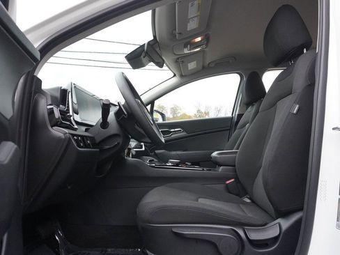 Used 2023 Kia Sportage LX image 29