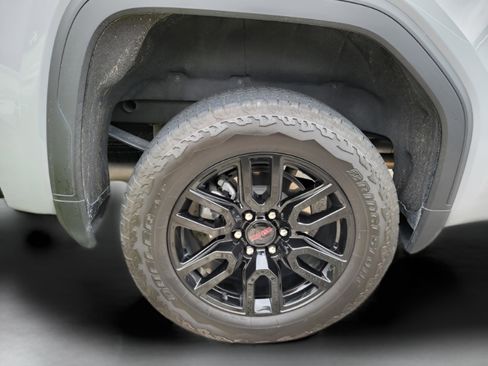 Used 2024 GMC Sierra 1500 Elevation image 24