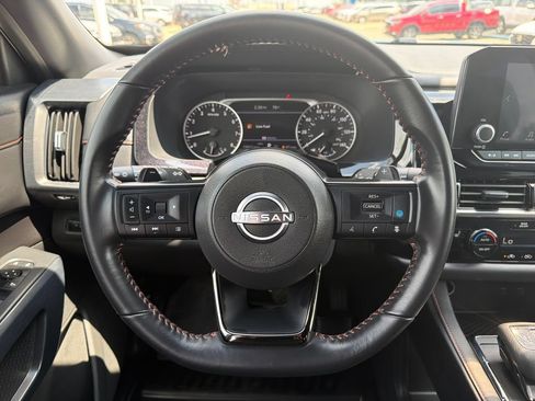 Used 2025 Nissan Pathfinder Rock Creek AWD/4WD image 14