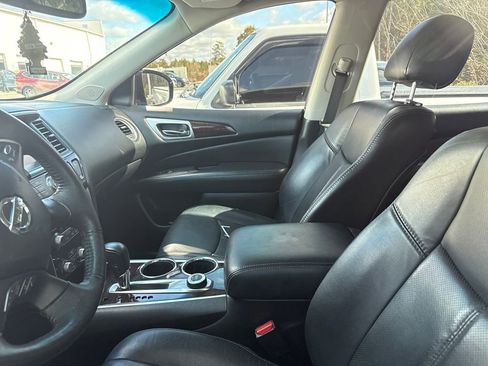 Used 2013 Nissan Pathfinder Platinum image 15