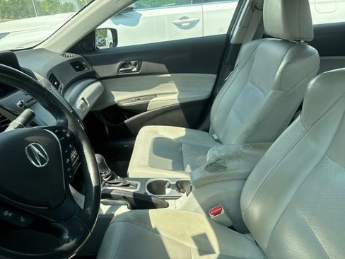 Used 2016 Acura ILX FWD image 2