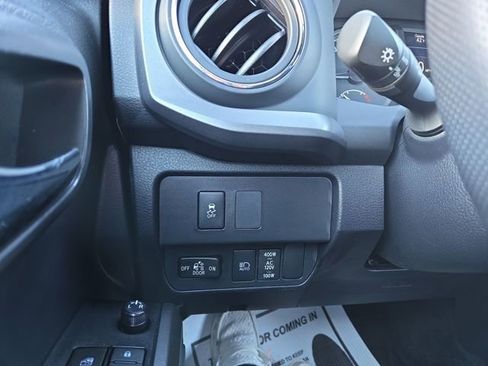 Used 2023 Toyota Tacoma TRD Off-Road image 18