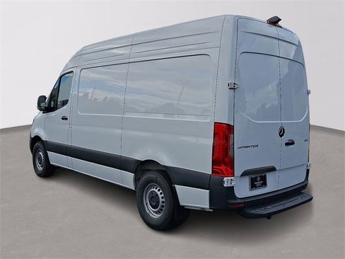 Used 2025 Mercedes-Benz Sprinter 2500 image 6