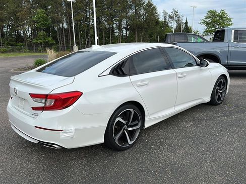 Used 2018 Honda Accord Sport image 10