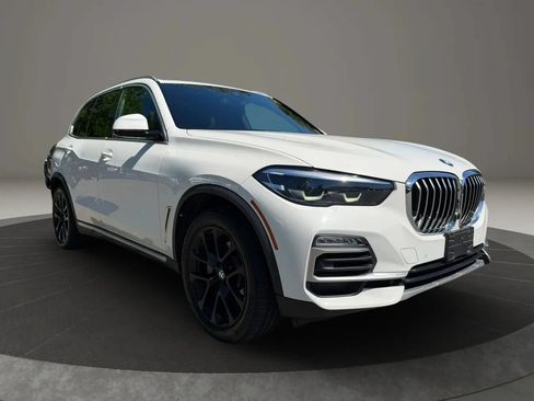 Used 2019 BMW X5 xDrive40i w/ Premium Package 2 AWD/4WD image 3