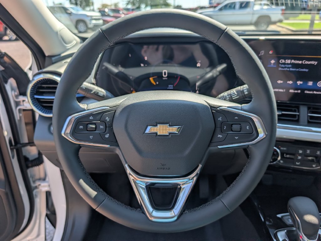 New 2026 Chevrolet Trax LT w/ LT Convenience Package FWD image 24