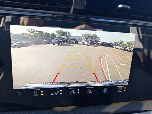 Used 2023 GMC Sierra 1500 AT4 w/ Technology Package image 25