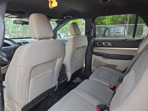 Used 2019 Ford Explorer XLT AWD/4WD image 25