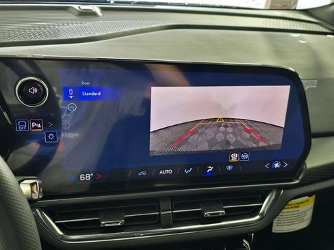New 2026 Chevrolet Equinox EV LT FWD image 33