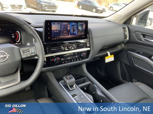 New 2026 Nissan Pathfinder SL w/ SL Premium Package image 7