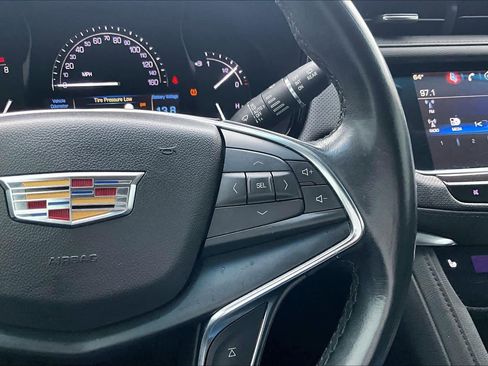 Used 2019 Cadillac XT5 Luxury image 24