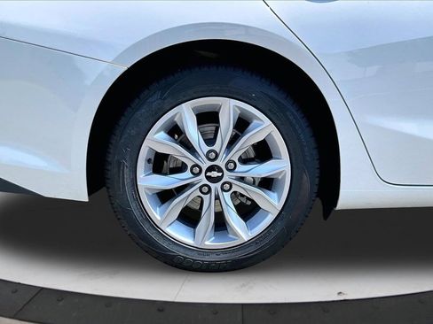 Used 2019 Chevrolet Malibu Hybrid w/ Leather Package FWD image 35