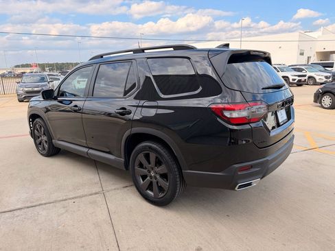 Certified 2023 Honda Pilot Sport image 6
