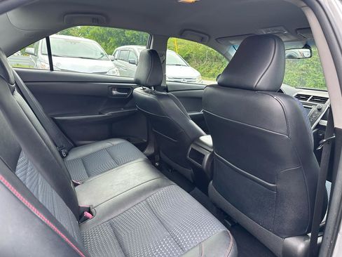 Used 2015 Toyota Camry SE FWD image 17