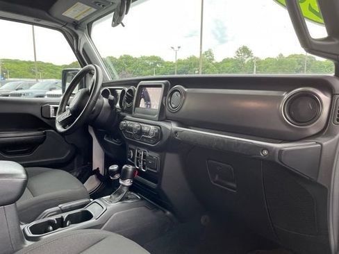 Used 2023 Jeep Gladiator Sport AWD/4WD image 27